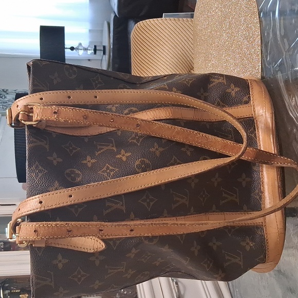 AUTHENTIC Louis Vuitton Bucket bag - Picture 3 of 13
